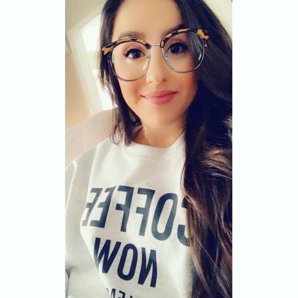 Meet your Posher, Nicolle - Picture 1 of 1